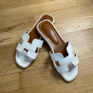 Goodnight Macaroon white sandals